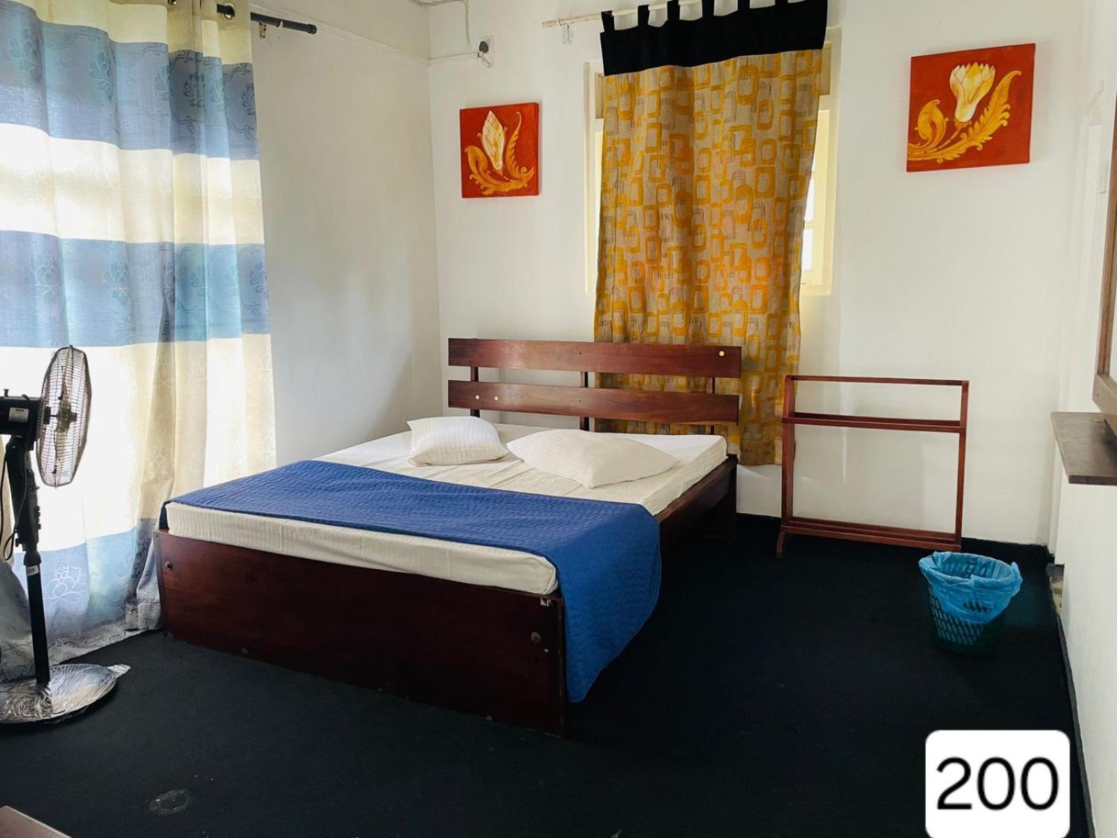 Sky Beam Hotel Kandy Room photo
