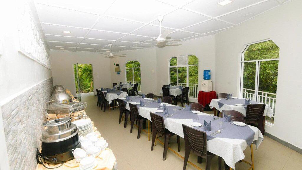 Sky Beam Hotel Kandy Room photo